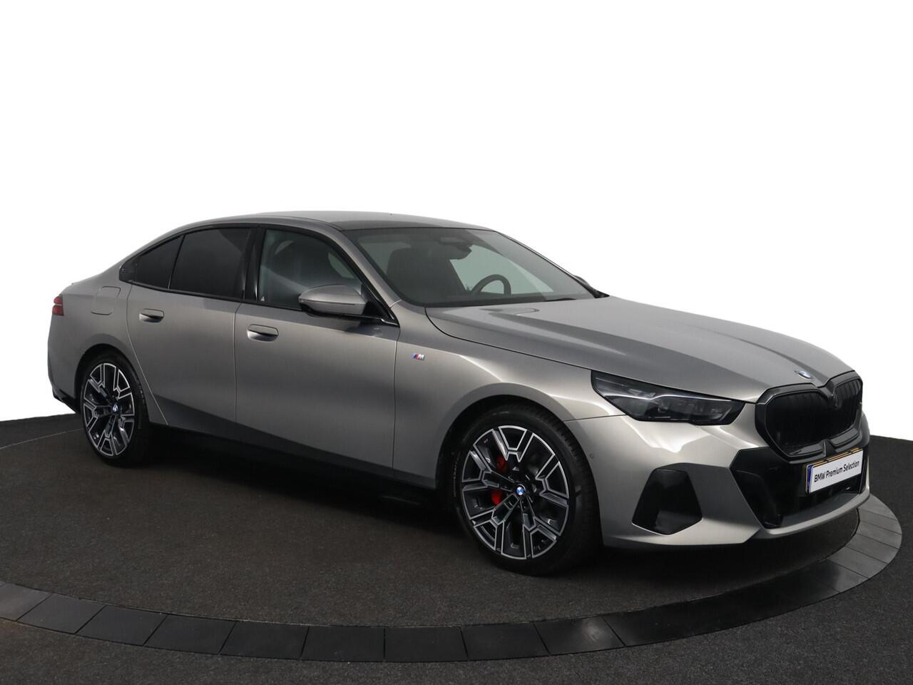 BMW 5-SERIE 520i | M Sportpakket Pro | Innovation Pack | Driving Assistant Prof. | Trekhaak | Panoramadak | Harman-Kardon | Stoelventilatie | Comfortstoelen |