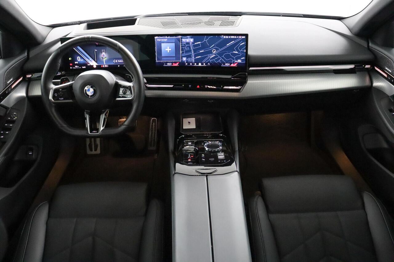 BMW 5-SERIE 520i | M Sportpakket Pro | Innovation Pack | Driving Assistant Prof. | Trekhaak | Panoramadak | Harman-Kardon | Stoelventilatie | Comfortstoelen |