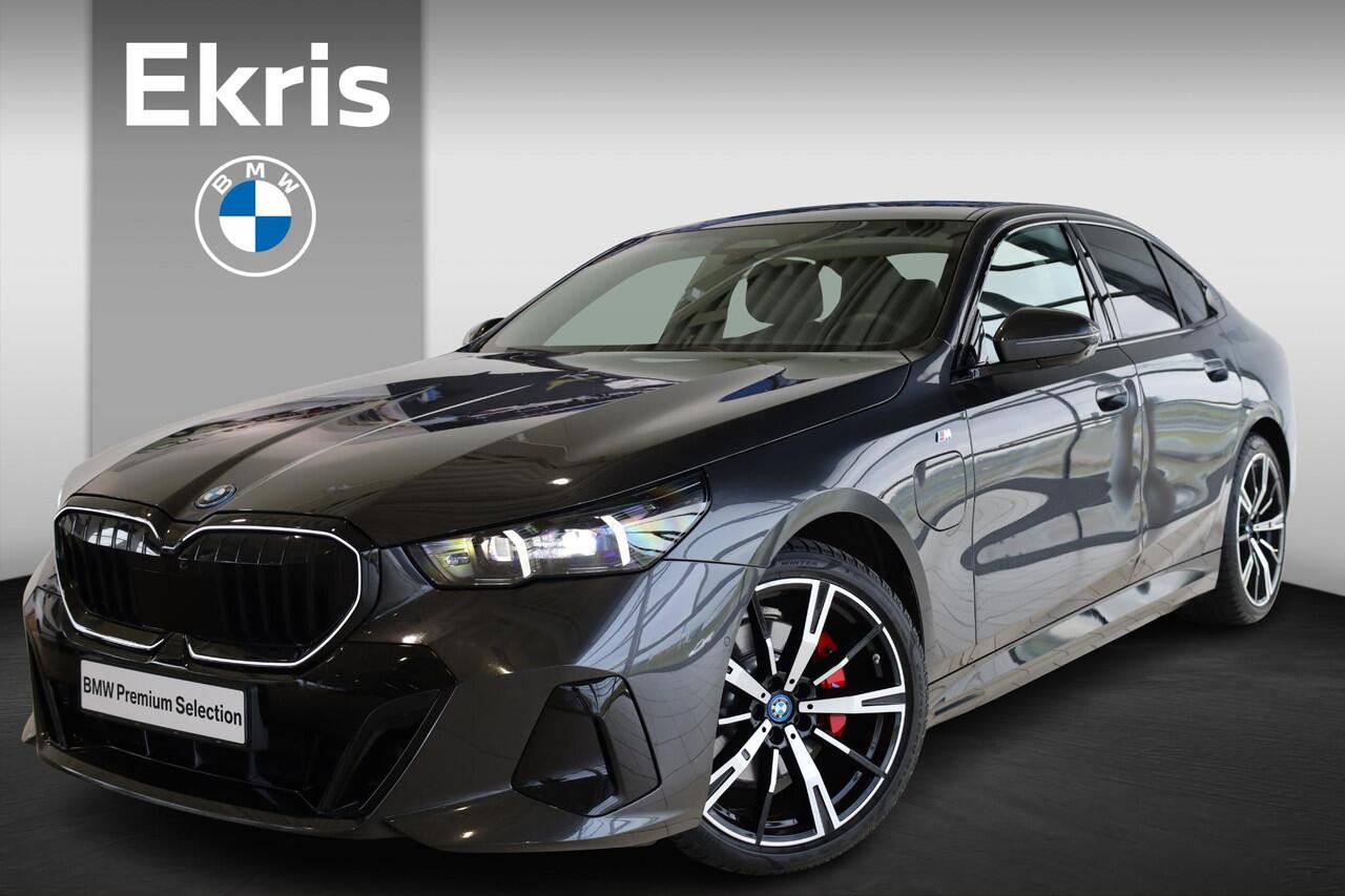 BMW 5-SERIE Sedan 530e M Sportpakket Pro | Innovation Pack | Travel Pack | Comfort Pack | Stuurwielrand Verwarmd | Panoramadak | Comfortstoelen | Driving Assistant Professional | Harman Kardon | 20''