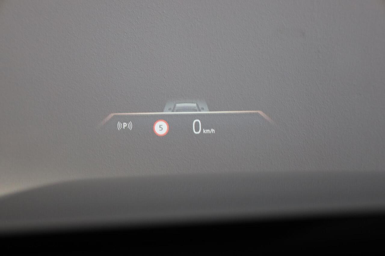 BMW 5-SERIE Sedan 530e M Sportpakket Pro | Innovation Pack | Travel Pack | Comfort Pack | Stuurwielrand Verwarmd | Panoramadak | Comfortstoelen | Driving Assistant Professional | Harman Kardon | 20''