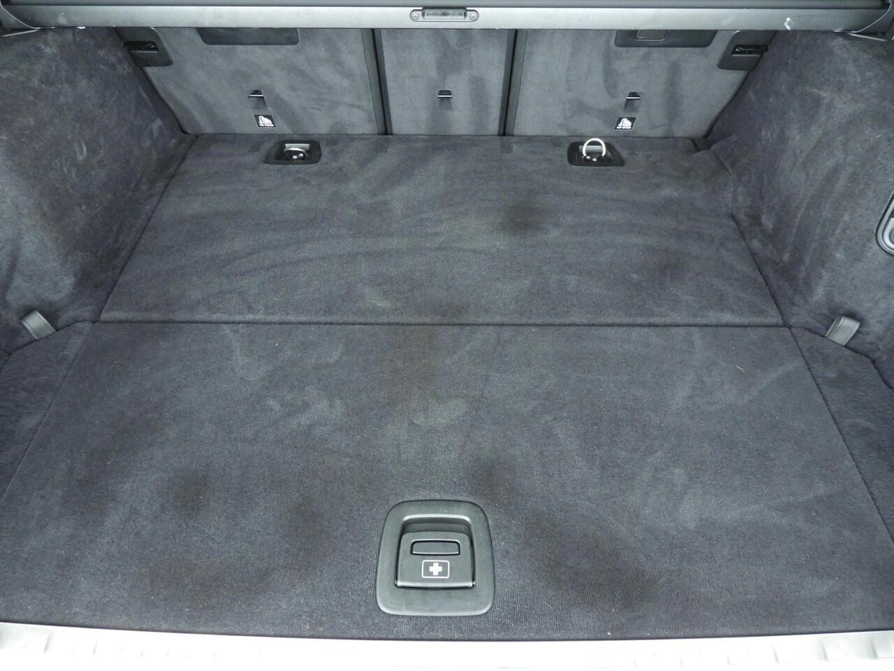 BMW 5-SERIE Touring 530e | M-Sportpakket | Laserlicht | Leder | HUD | Active cruise | Trekhaak | Schuifdak | Keyles go | DAB | Hifi speakers | Alu 18 inch