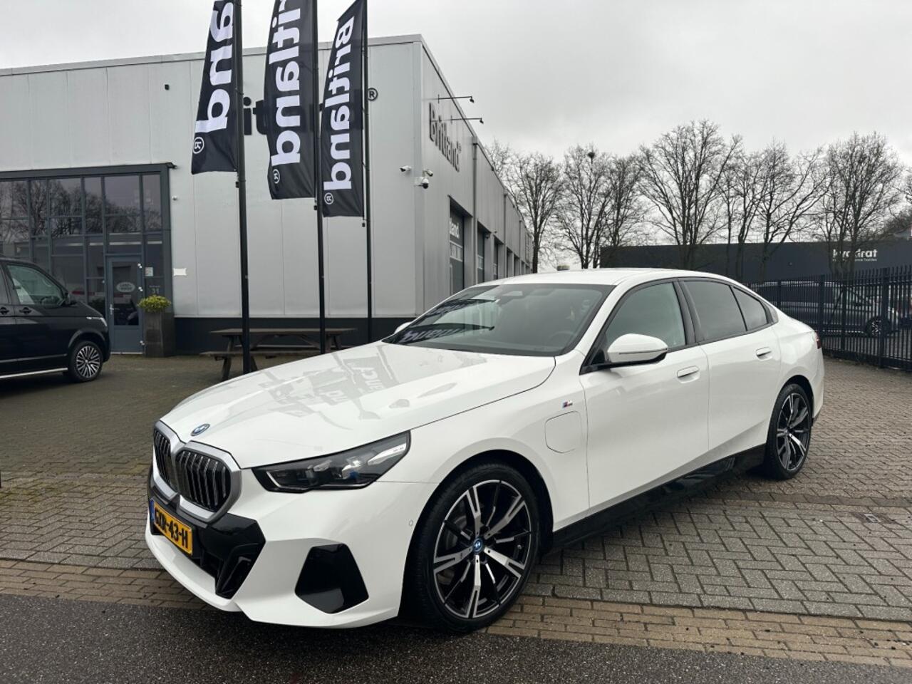 BMW 5-SERIE 530e X-drive M-Sport bj2024 *Leer *Laser *Adaptive *NL auto