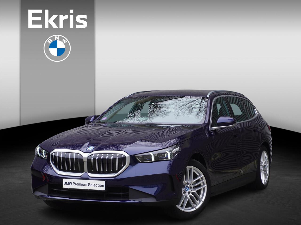 BMW 5-SERIE Touring 530e Comfort Pack | Trekhaak met elektrisch wegklapbare kogel | Driving | Harman-Kardon sound system | Achteruitrijcamera | Comfortstoelen voor