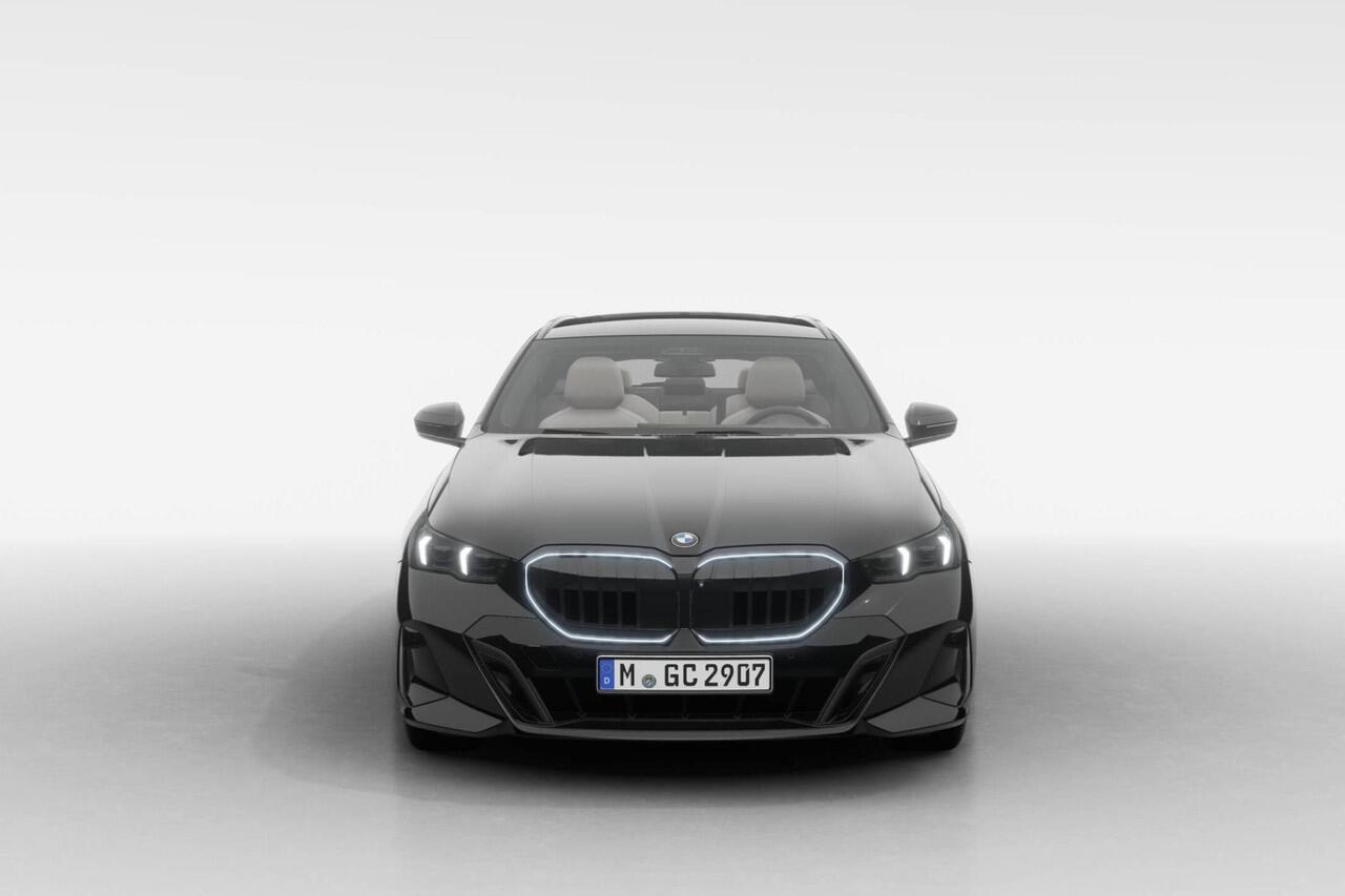 BMW 5-SERIE Touring 520i | M Sport Pro | Innovation Pack | Travel Pack | Comfort Pack | VPLD