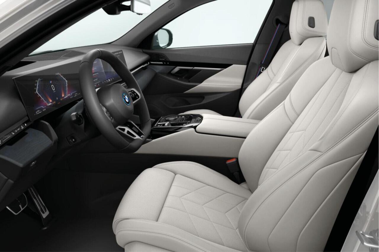 BMW 5-SERIE Touring 530e | M Sport Pro | Innovation Pack | Travel Pack | Comfort Pack