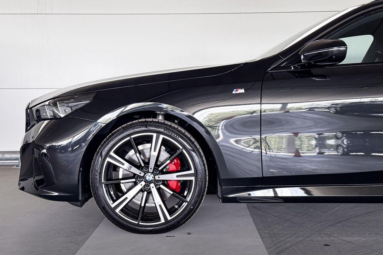 BMW 5-SERIE Touring 520i | M Sport Pro | Travel Pack | Comfort Pack