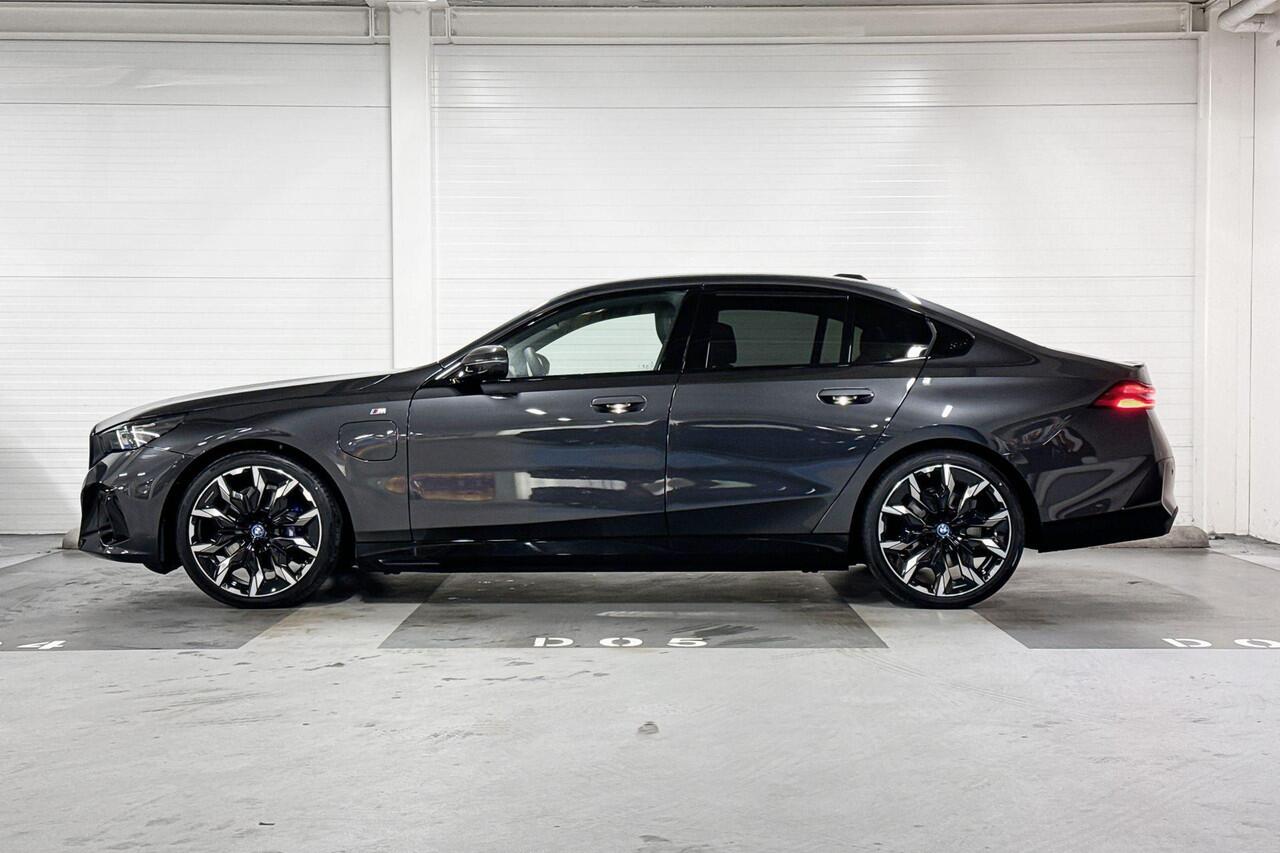 BMW 5-SERIE Sedan 530e | M-Sport Pro | Travel Pack | Innovation Pack | Comfort Pack | Driving Assistant Professional | Bowers&Wilkins | Comfort Access | Selections