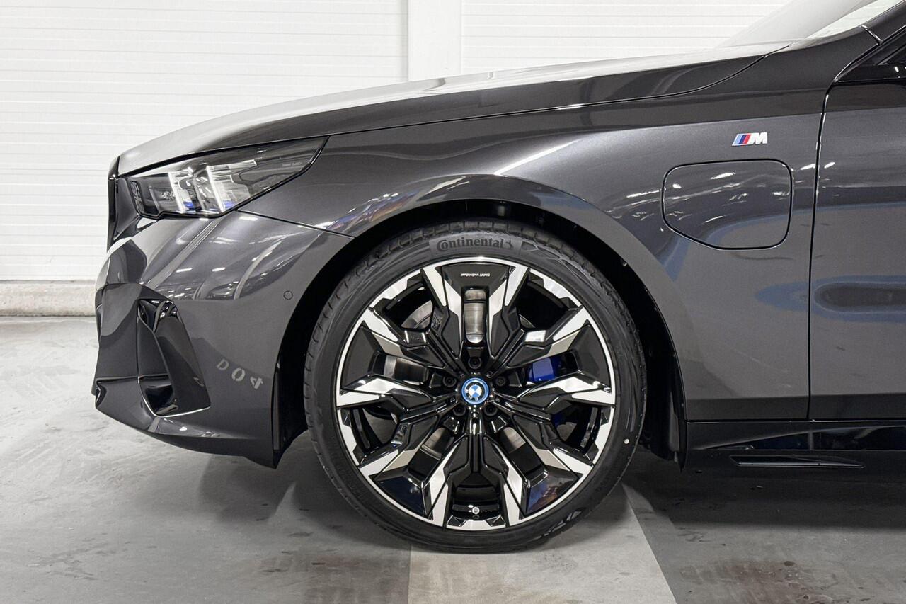 BMW 5-SERIE Sedan 530e | M-Sport Pro | Travel Pack | Innovation Pack | Comfort Pack | Driving Assistant Professional | Bowers&Wilkins | Comfort Access | Selections