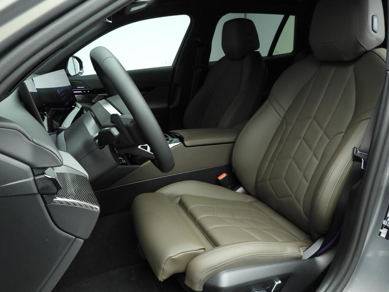 BMW 5-SERIE Touring 520d | M-Sportpakket | LED | HUD | Trekhaak | Active cruise | Keyles go | DAB | Harman-kardon sound | Alu 20 inch