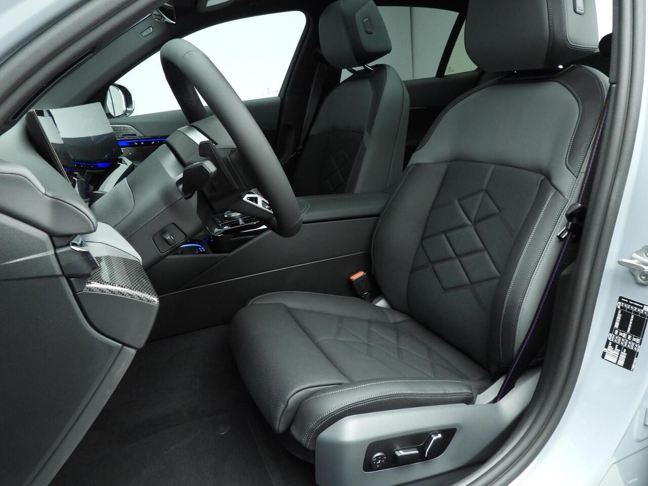 BMW 5-SERIE Sedan 520d | M-Sportpakket | LED | Leder | HUD | Trekhaak | Schuifdak | Active cruise | DAb | Bowers & Wilkins sound | Alu 21 inch | Ekris Selection