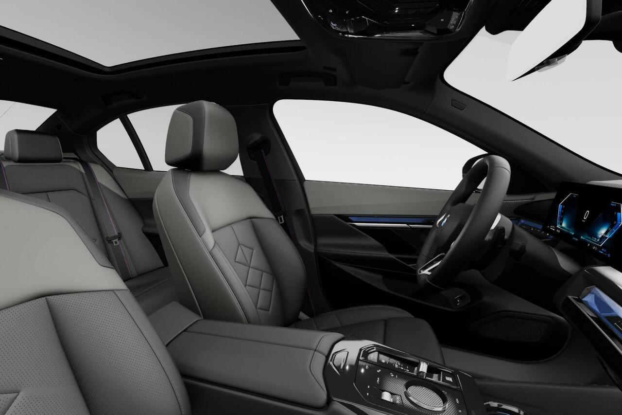 BMW 5-SERIE Sedan 530e M Sport Edition | M Sport Pro | Innovation Pack | Travel Pack | Comfort Pack