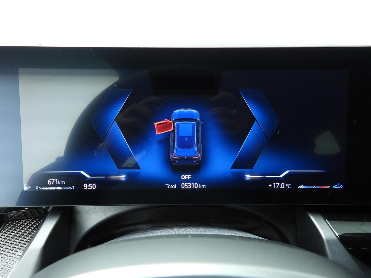 BMW 5-SERIE Touring 520d | M-Sportpakket | LED | HUD | Trekhaak | Active cruise | Keyles go | DAB | Harman-kardon sound | Alu 20 inch