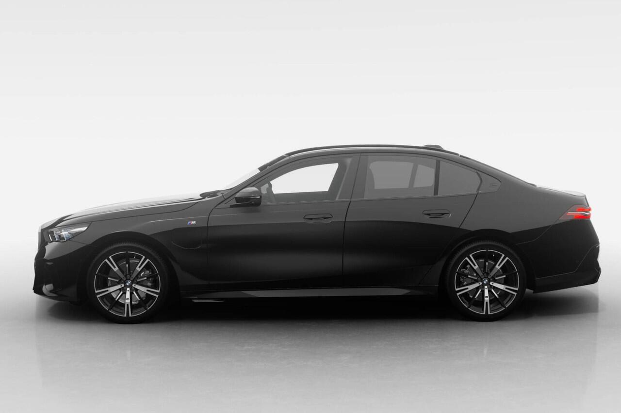 BMW 5-SERIE Sedan 530e M Sport Edition | Innovation Pack | Travel Pack | Comfort Pack | Trekhaak