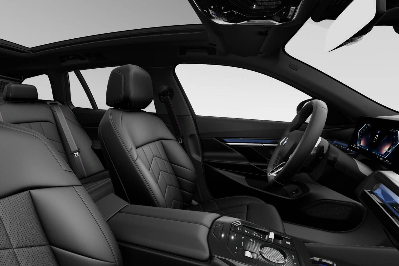 BMW 5-SERIE Touring 520i | M Sport Pro | Innovation Pack | Travel Pack | Comfort Pack | Trekhaak