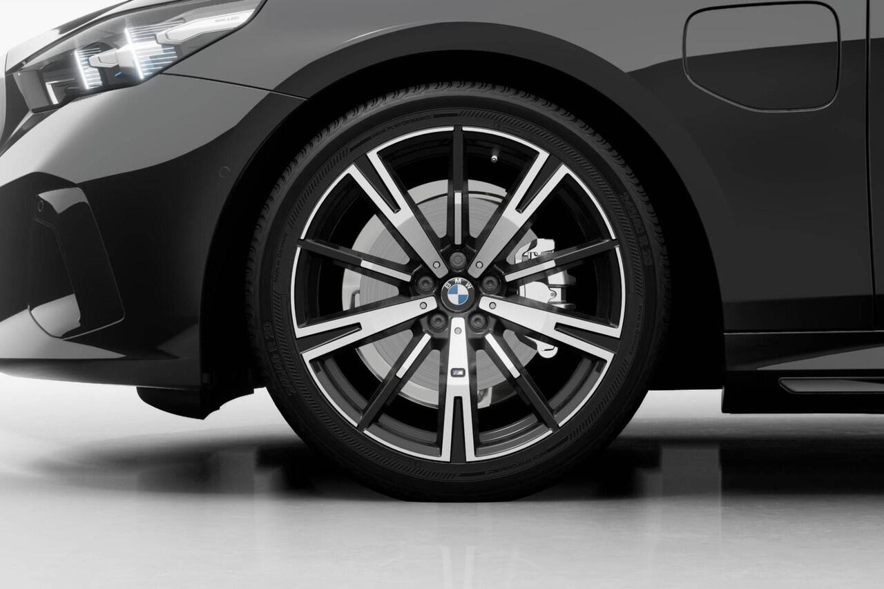 BMW 5-SERIE Touring 530e M Sport Edition | Innovation Pack | Travel Pack | Comfort Pack | Trekhaak