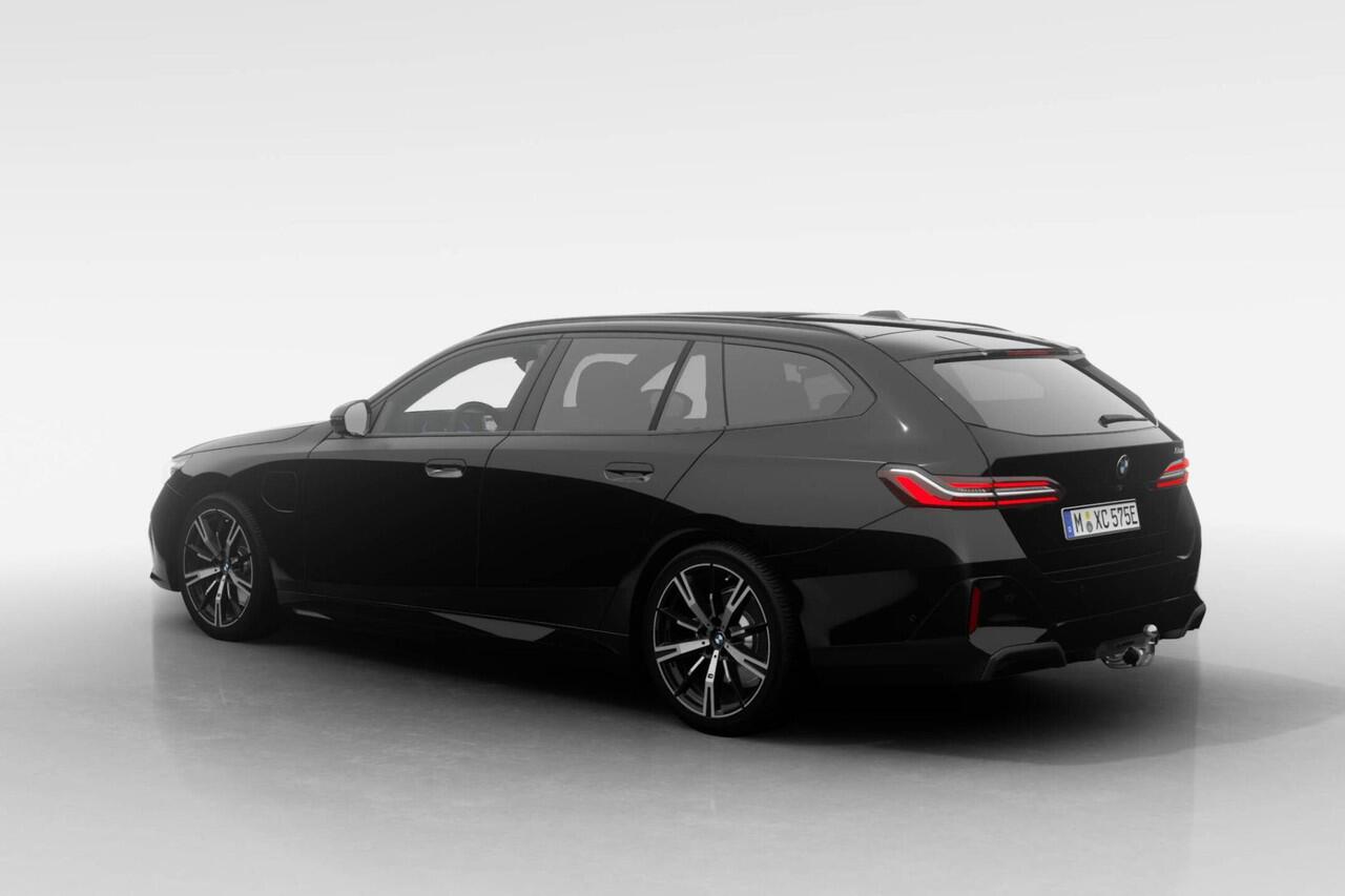 BMW 5-SERIE Touring 530e M Sport Edition | Innovation Pack | Travel Pack | Comfort Pack | Trekhaak