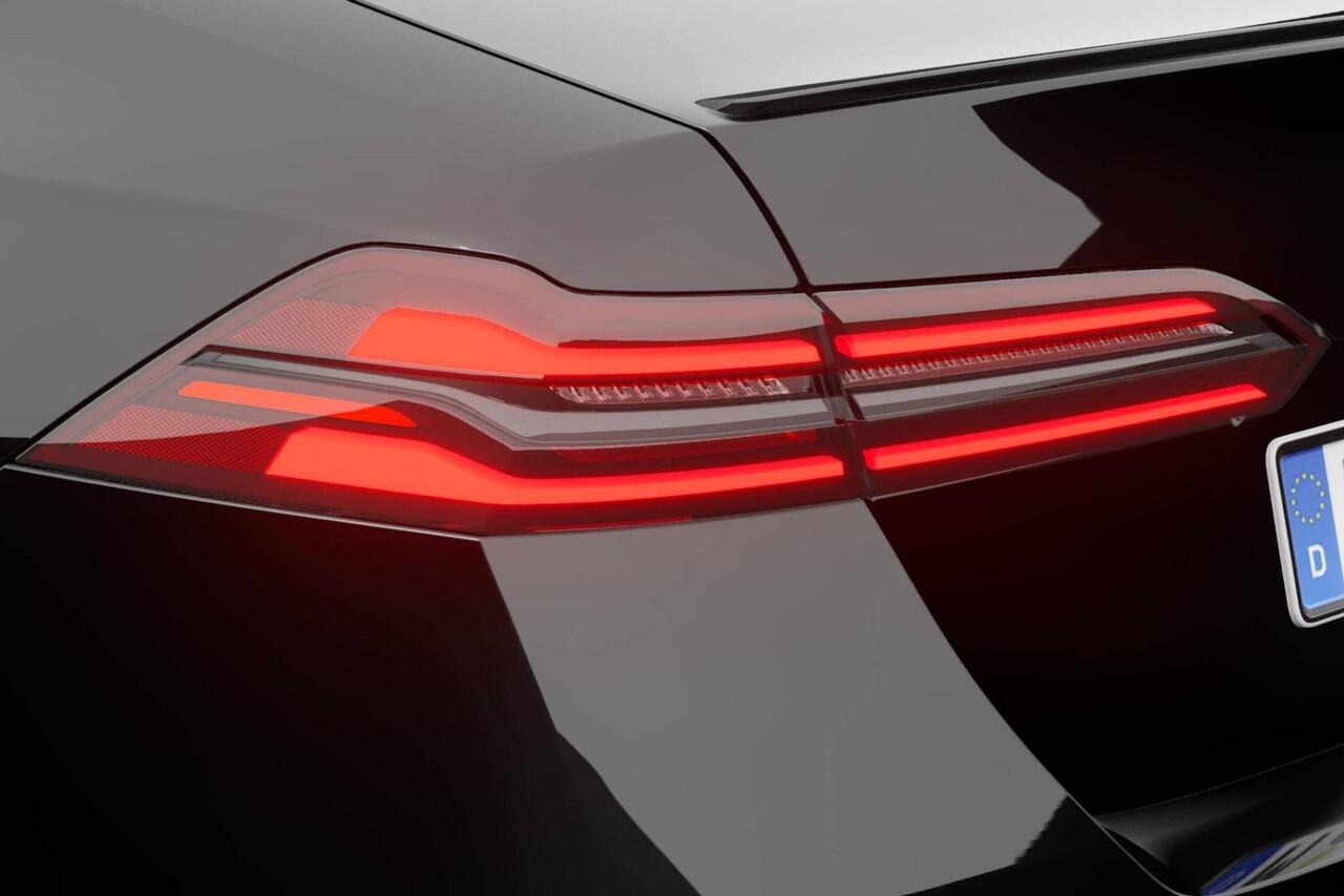 BMW 5-SERIE Sedan 530e M Sport Edition | M Sport Pro | Innovation Pack | Travel Pack | Comfort Pack