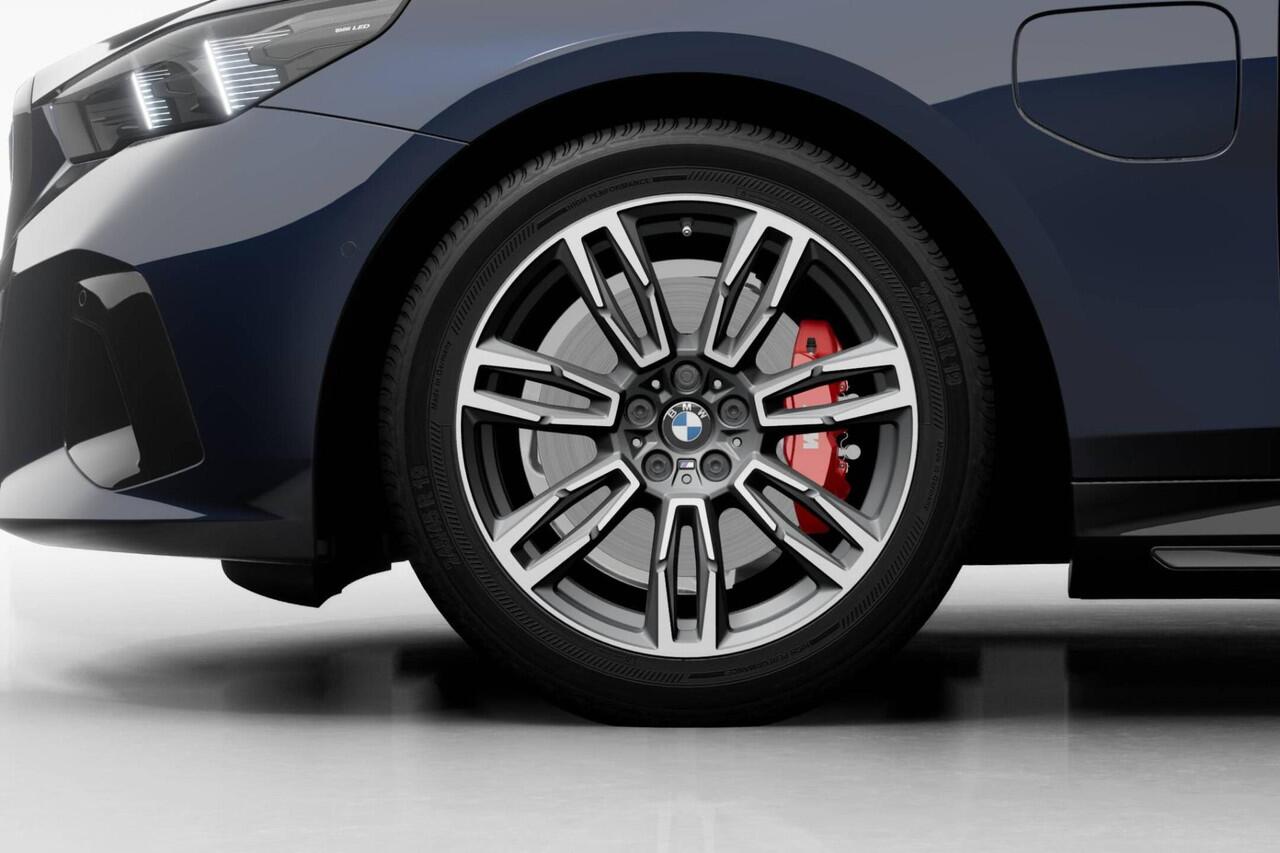 BMW 5-SERIE Sedan 530e M Sport Edition | M Sport Pro | Innovation Pack | Comfort Pack | Travel Pack