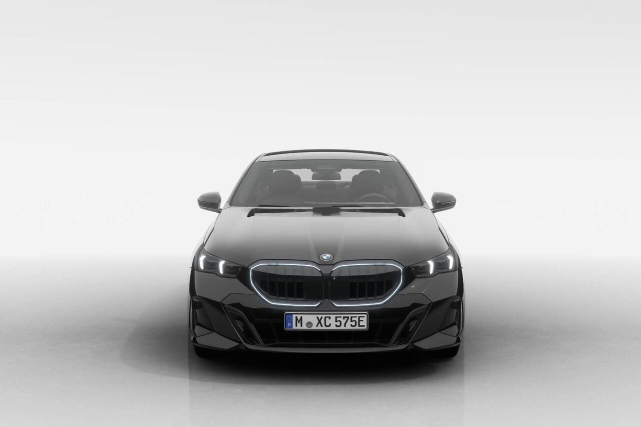 BMW 5-SERIE Sedan 530e | M Sport Pro | Innovation Pack | Comfort Pack | Travel Pack