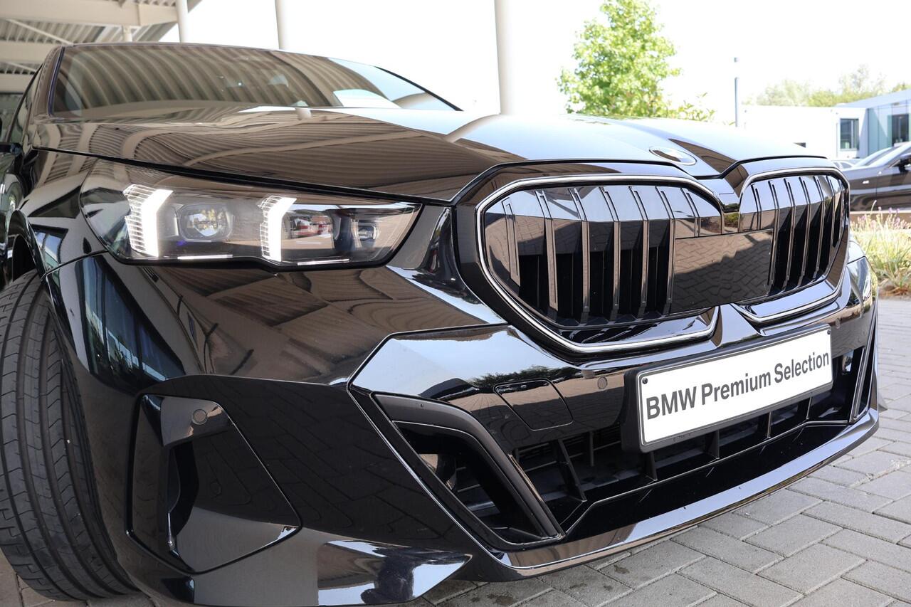 BMW 5-SERIE Sedan 520i | M Sportpakket Pro | Driving Assistant Plus
