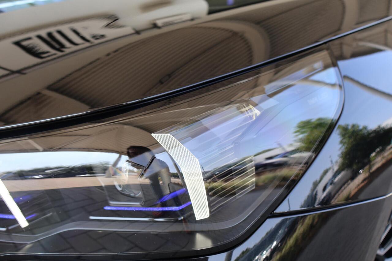 BMW 5-SERIE Sedan 520i | M Sportpakket Pro | Driving Assistant Plus