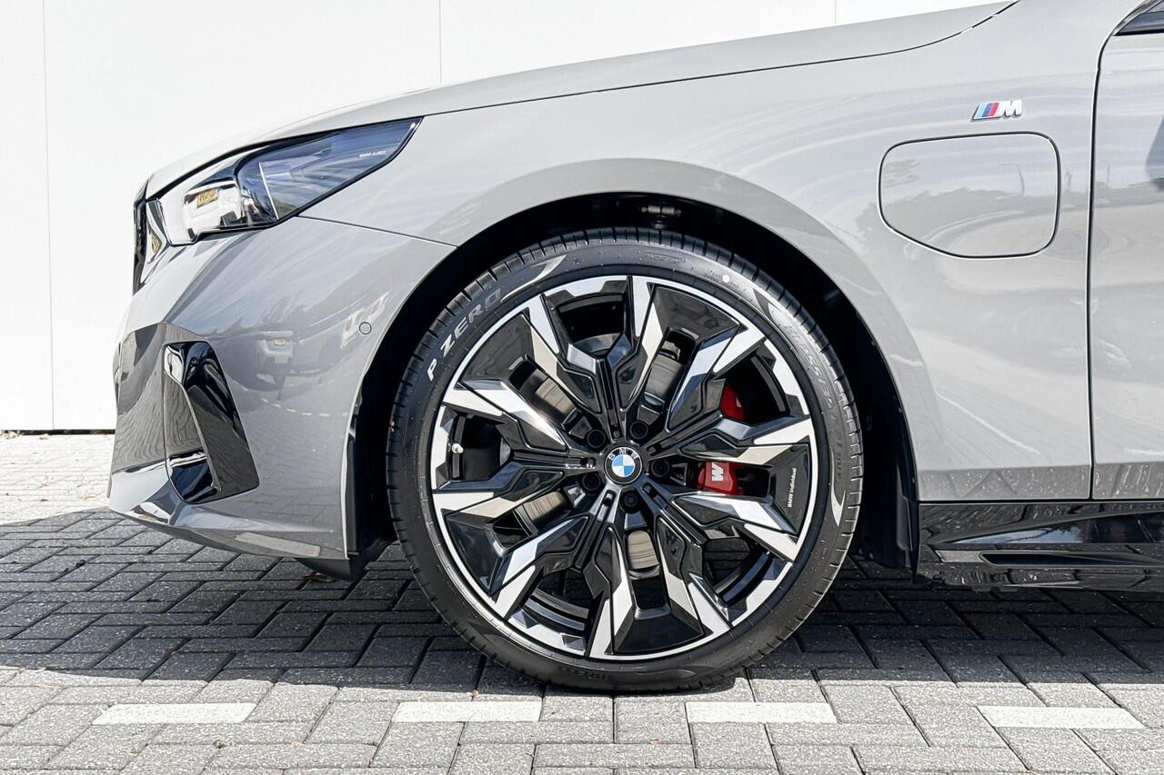 BMW 5-SERIE Touring 530e M Sport Edition | M Sport Pro | Innovation Pack | Travel Pack | Comfort Pack | Trekhaak