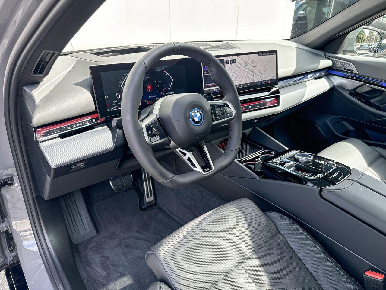 BMW 5-SERIE Touring 530e M Sport Edition | M Sport Pro | Innovation Pack | Travel Pack | Comfort Pack | Trekhaak