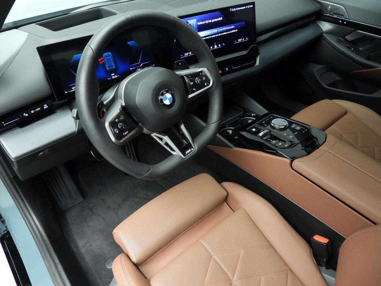 BMW 5-SERIE Touring 540d xDrive | M-Sportpakket | LED | HUD | Schuifdak | Active cruise | Elektr. zetels | DAB | Bowers & Wilkins sound | Alu 21 inch