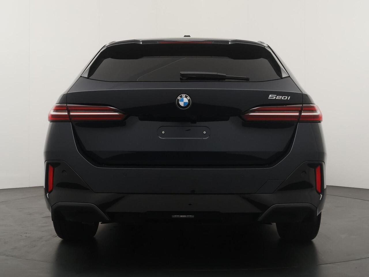 BMW 5-SERIE 520i Touring | M Sportpakket | Travel pack | Comfort Pack