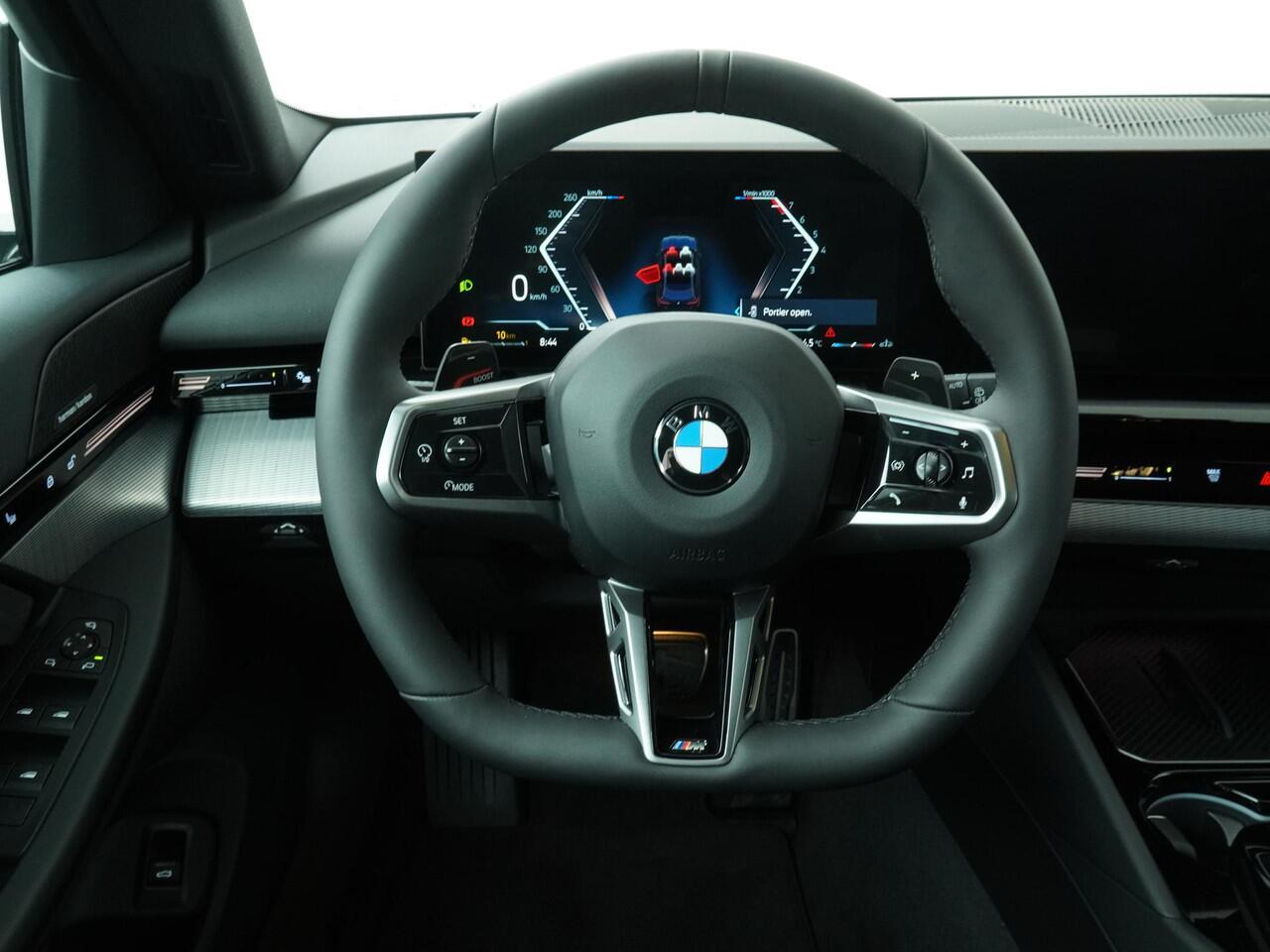 BMW 5-SERIE 520i Touring | M Sportpakket | Travel pack | Comfort Pack