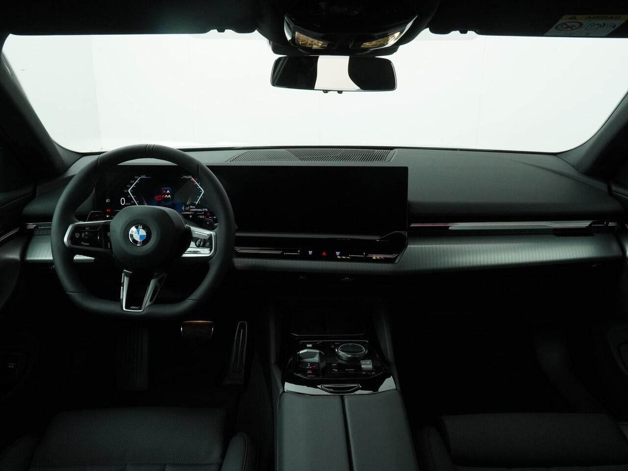 BMW 5-SERIE 520i Touring | M Sportpakket | Travel pack | Comfort Pack