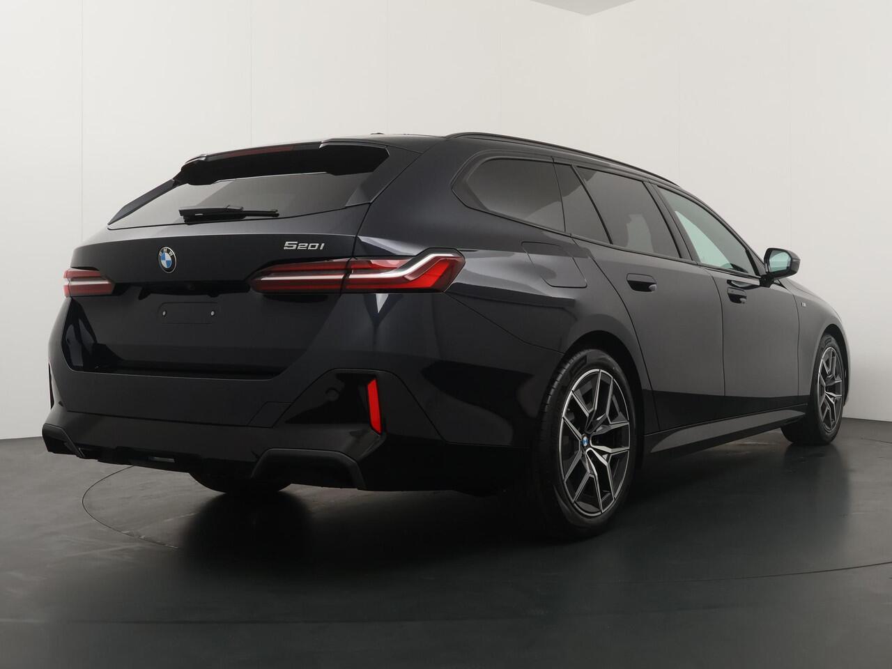 BMW 5-SERIE 520i Touring | M Sportpakket | Travel pack | Comfort Pack