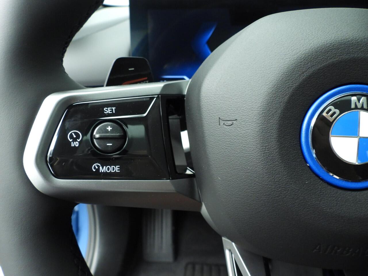 BMW 5-SERIE Touring 530e | M Sportpakket Pro | Individual Lak | Innovation Pack | Comfort Pack | Travel Pack | Trekhaak