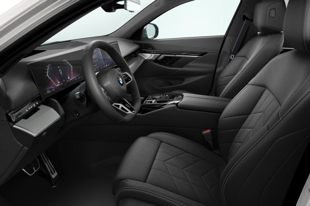 BMW 5-SERIE Touring 520i | M Sport Pro | Innovation Pack | Travel Pack | Comfort Pack | Trekhaak