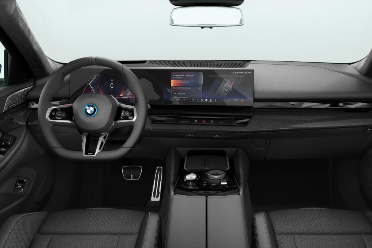 BMW 5-SERIE Touring 550e xDrive | M Sport Pro | Innovation Pack | Travel Pack | Comfort Pack | Trekhaak