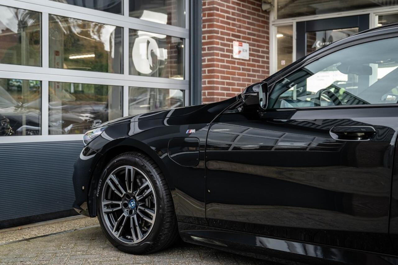 BMW 5-SERIE 530e M Sport | Shadow | Camera | Adap. led | Driving Ass. Plus | 19' Inch |