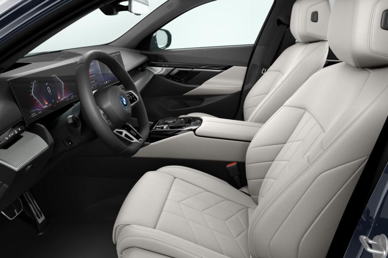 BMW 5-SERIE Touring 530e M Sport Edition | M Sportpakket | Innovation Pack | Travel Pack | Comfort Pack | Trekhaak