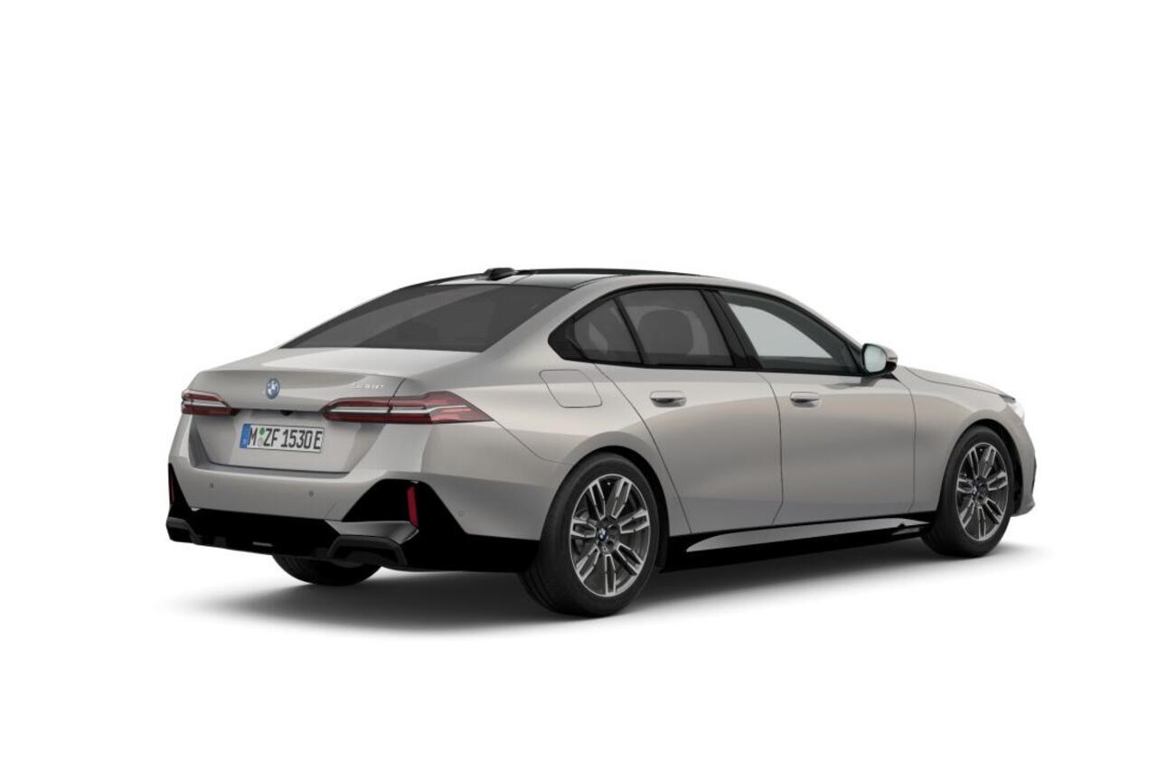 BMW 5-SERIE Sedan 530e M Sport Edition | M Sportpakket | Innovation Pack | Travel Pack | Comfort Pack