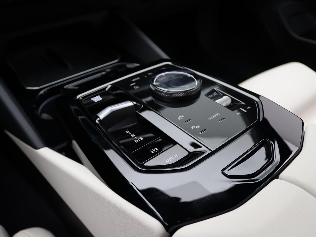 BMW 5-SERIE Touring 530e M Sportpakket Pro | Driving Assist Plus | Harman-Kardon | 19"