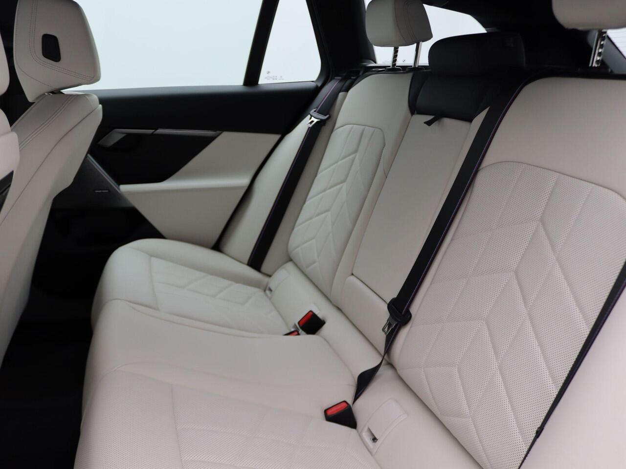 BMW 5-SERIE Touring 530e M Sportpakket Pro | Driving Assist Plus | Harman-Kardon | 19"