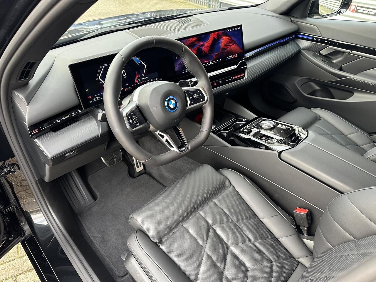 BMW 5-SERIE Touring 530e M Sport Edition Comfort toegang | Elect trekhaak | Origineel NL