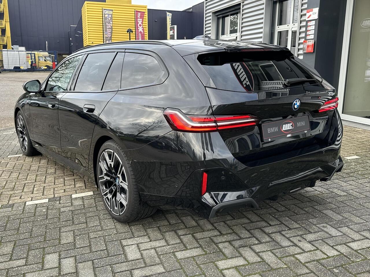 BMW 5-SERIE Touring 530e M Sport Edition Comfort toegang | Elect trekhaak | Origineel NL
