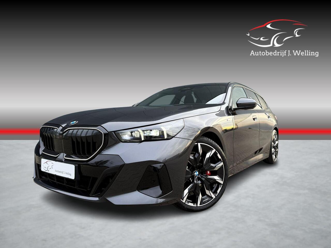 BMW 5-SERIE Touring 520i Pano / B&W / tr.hk / 21 inch / HUD