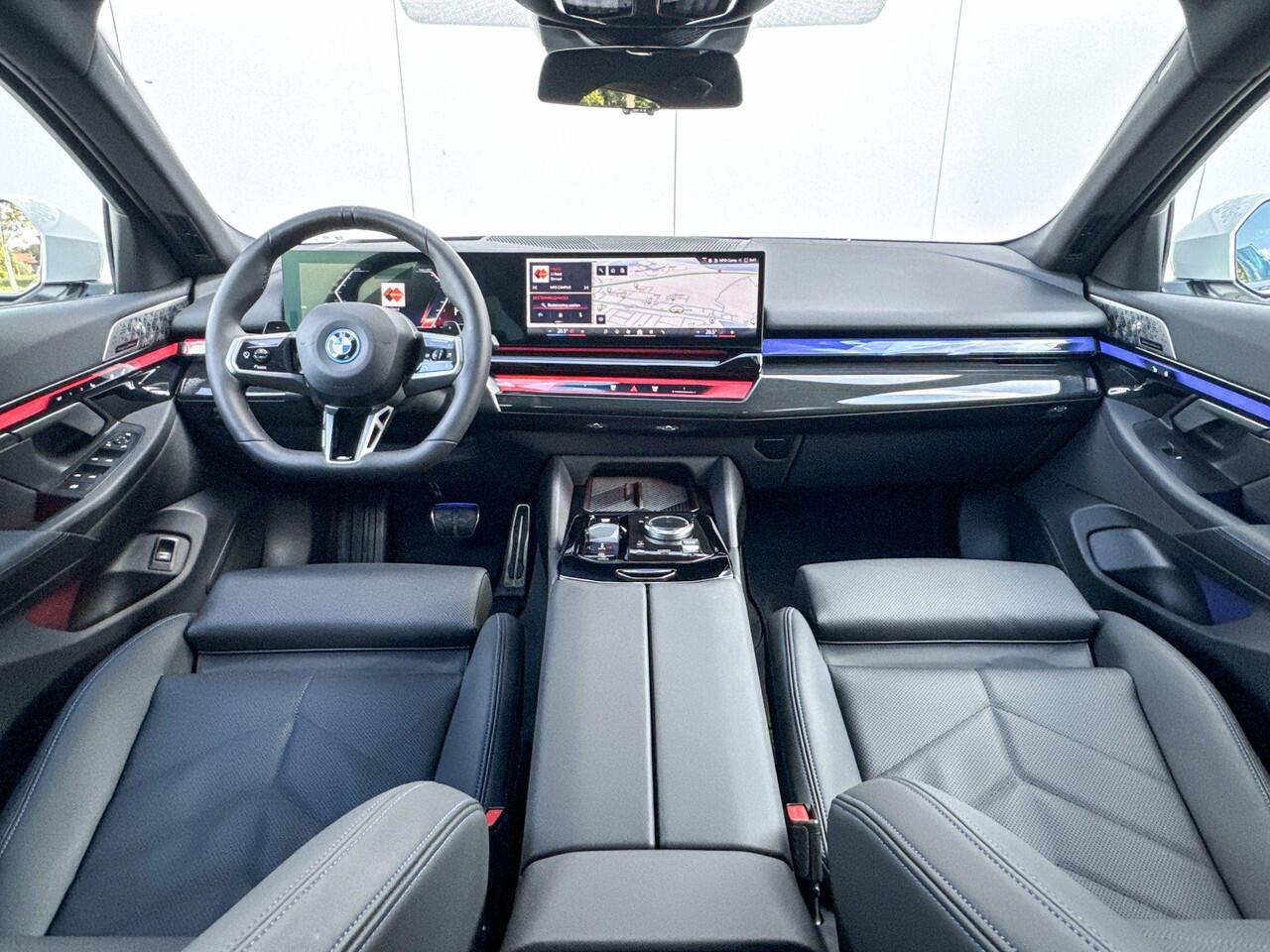 BMW 5-SERIE Sedan 550e xDrive | M Sport | Driving Assistant Professional | stuur verwarmd