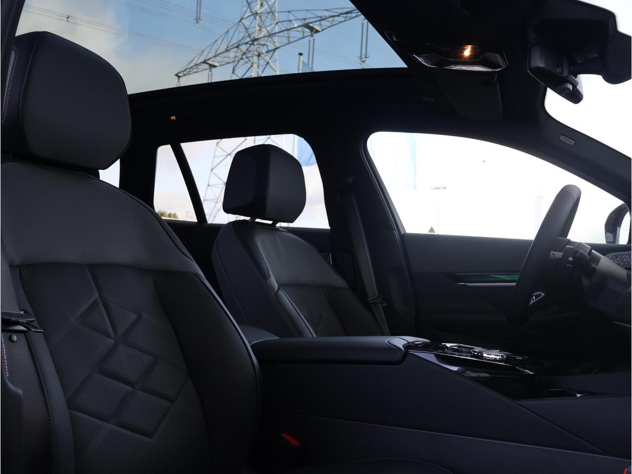 BMW 5-SERIE Touring 530e M Sportpakket Pro/ Stuurwiel verwarmd/ Comfort Access/ Elektrische Trekhaak/ panoramadak/ Stoelventilatie voorstellen/ Bowers & Wilkins / Ekris Selection