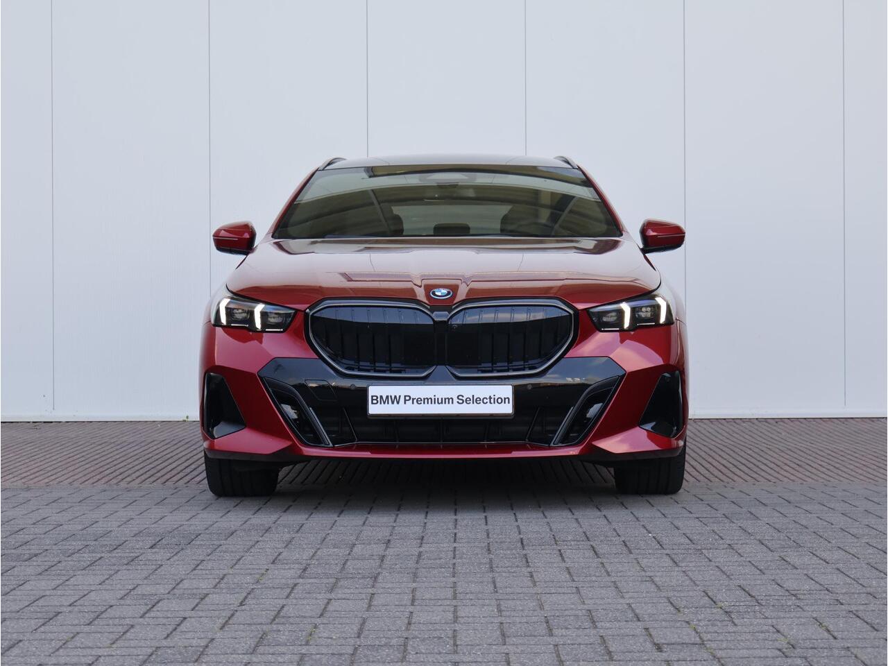 BMW 5-SERIE Touring 530e M Sportpakket Pro/ Stuurwiel verwarmd/ Comfort Access/ Elektrische Trekhaak/ panoramadak/ Stoelventilatie voorstellen/ Bowers & Wilkins / Ekris Selection