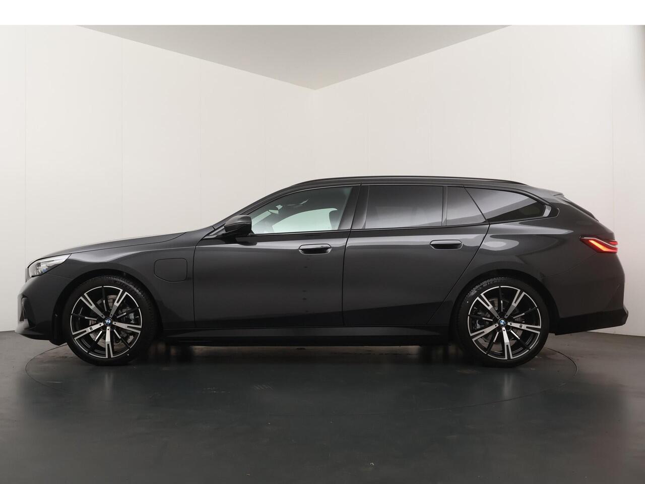 BMW 5-SERIE Touring 530e | M Sportpakket | Trekhaak | Ekris Selection