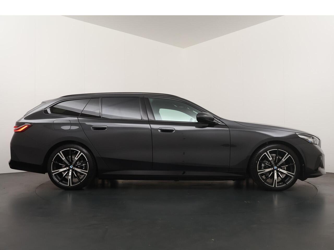 BMW 5-SERIE Touring 530e | M Sportpakket | Trekhaak | Ekris Selection
