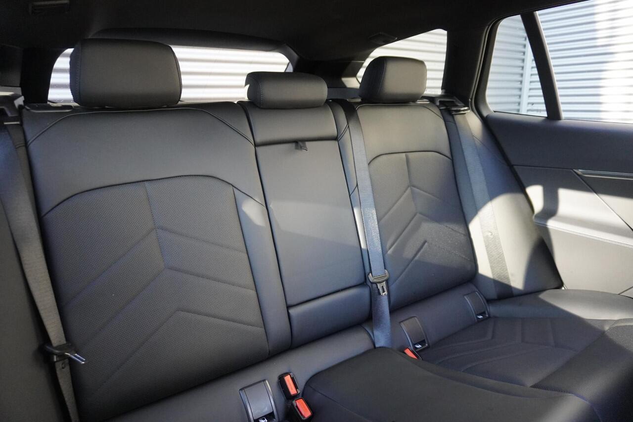 BMW 5-SERIE Touring 520i M Sportpakket | 20 inch LM M Sterspaak | Driving Assistant Plus | Harman-Kardon sound system | Parking Assistant