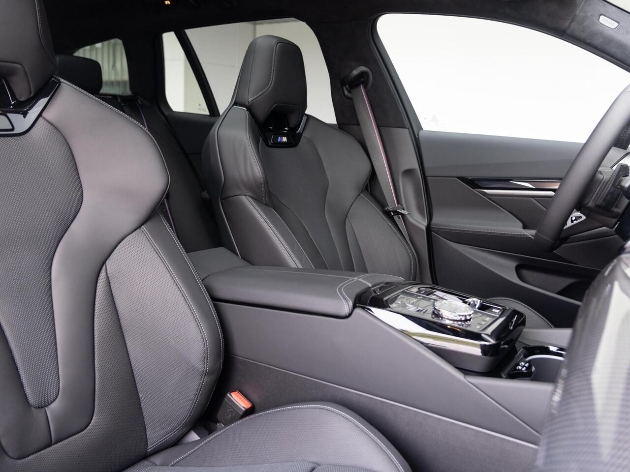 BMW 5-SERIE Touring 530e | M Sportpakket Pro | Innovation Pack | Bowers & Wilkins | Verwarmd Stuurwiel | Comfort Access | Stoelventilatie | Panoramadak | Trekhaak | Ekris Selection